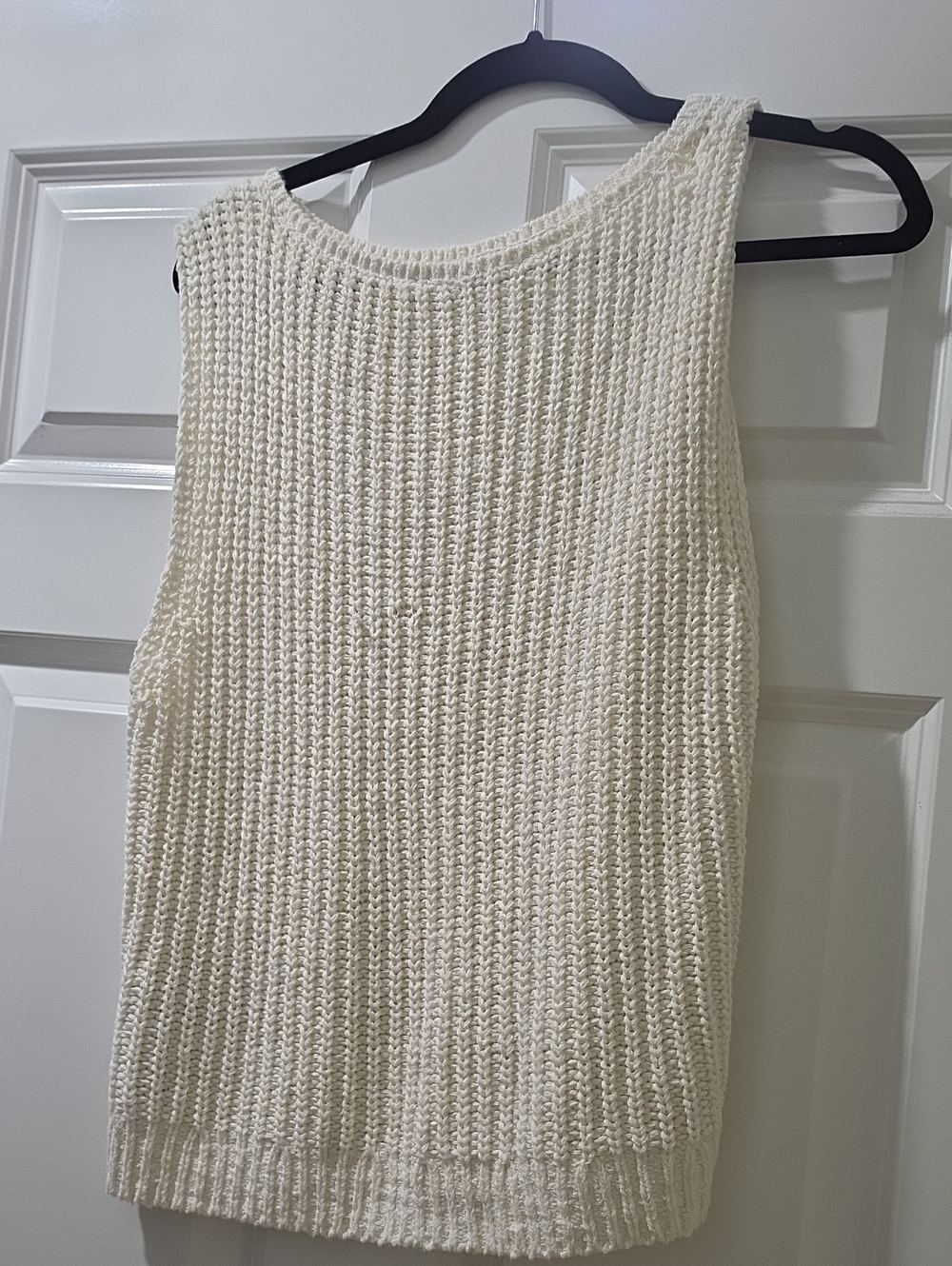 Abercrombie & Fitch Cream Knit Sleeveless Crew Neck Sweater